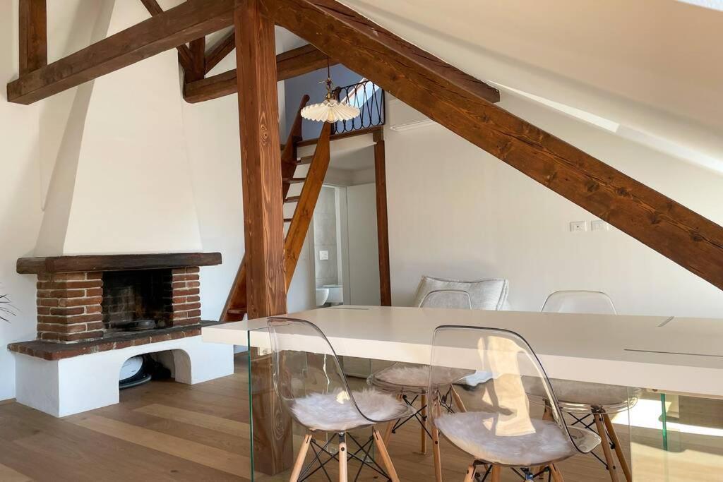 Design Apartment In The Heart Of Болзано Екстериор снимка