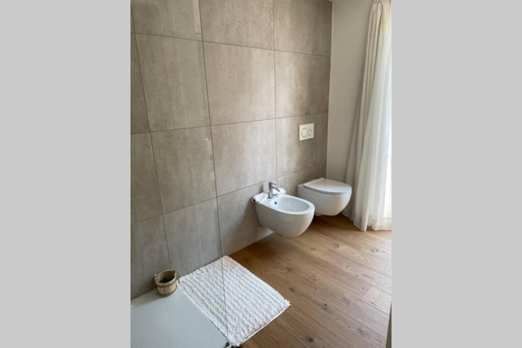 Design Apartment In The Heart Of Болзано Екстериор снимка